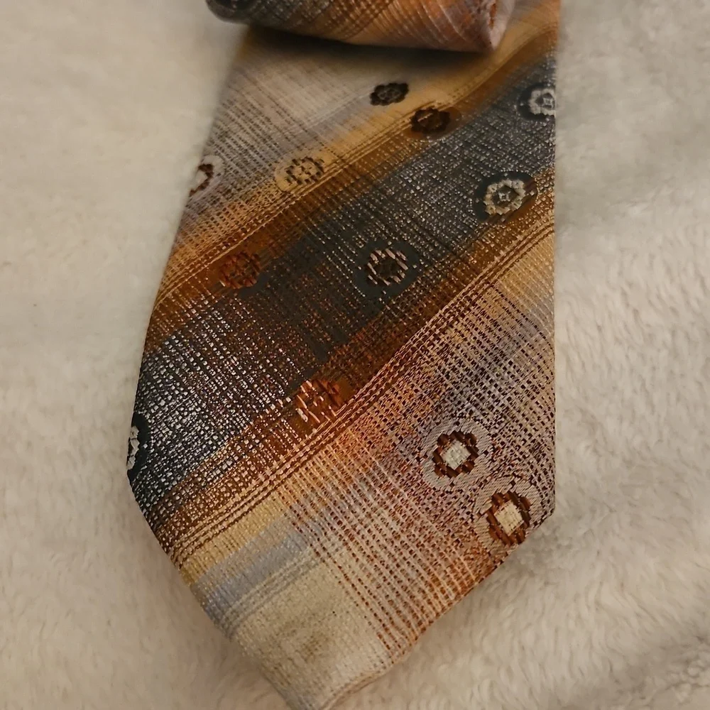 3/$30 Vtg WEMLON by Wembley 1980s Blue and Orange Ombre Floral Clip-on Tie